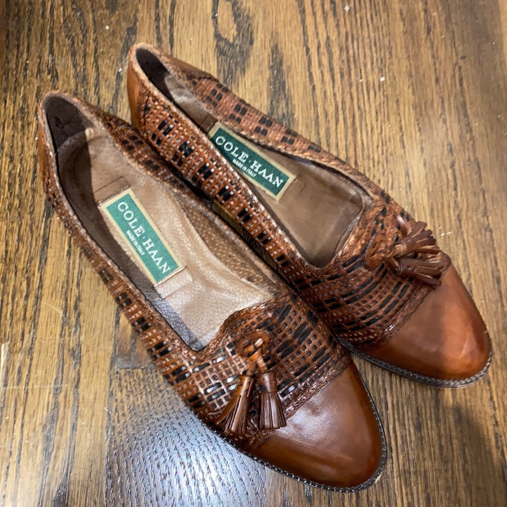 Vintage Coke Haan leather woven loafers